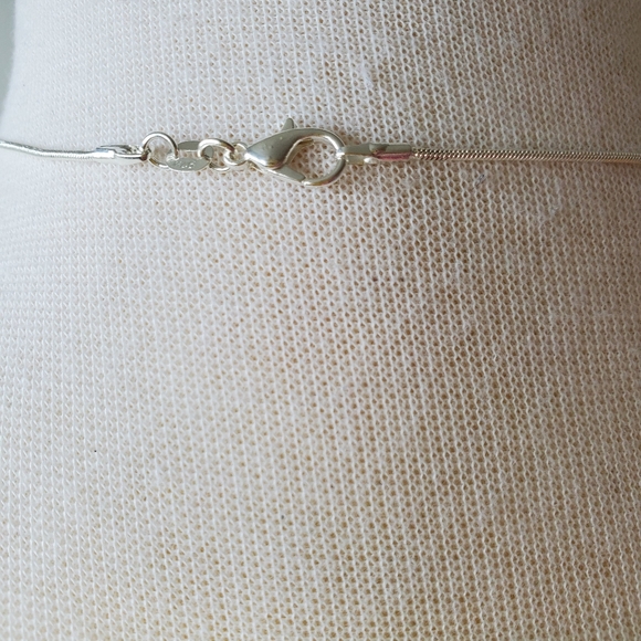 Tourmaline Rainbow Gemstone w 18in st silver chain - Picture 3 of 7